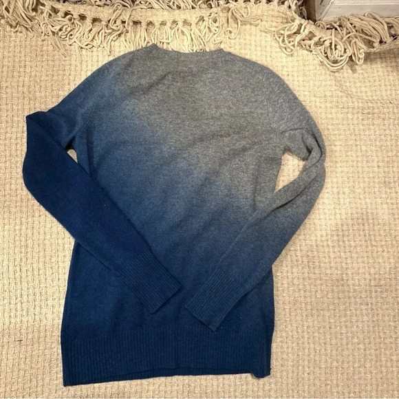 HAYDEN WOMENS SWEATHER
100% CASHMERE COLORFUL XS
TINY HOLE SLEEVE LONG SLEEVE - Picture 1 of 7